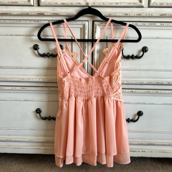 Peach colored summer top - Picture 2 of 2